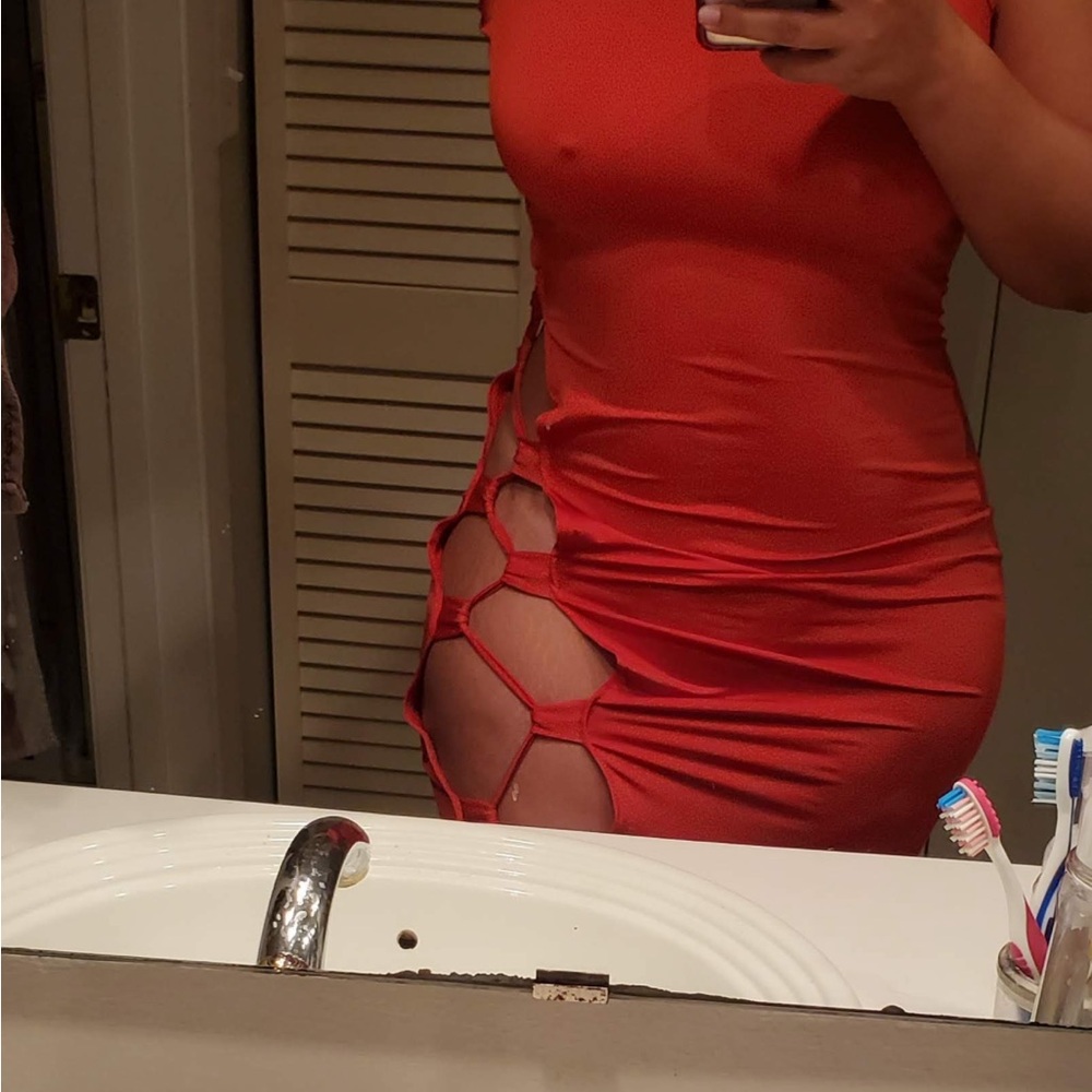 Elegant Red Cut-Out Dress